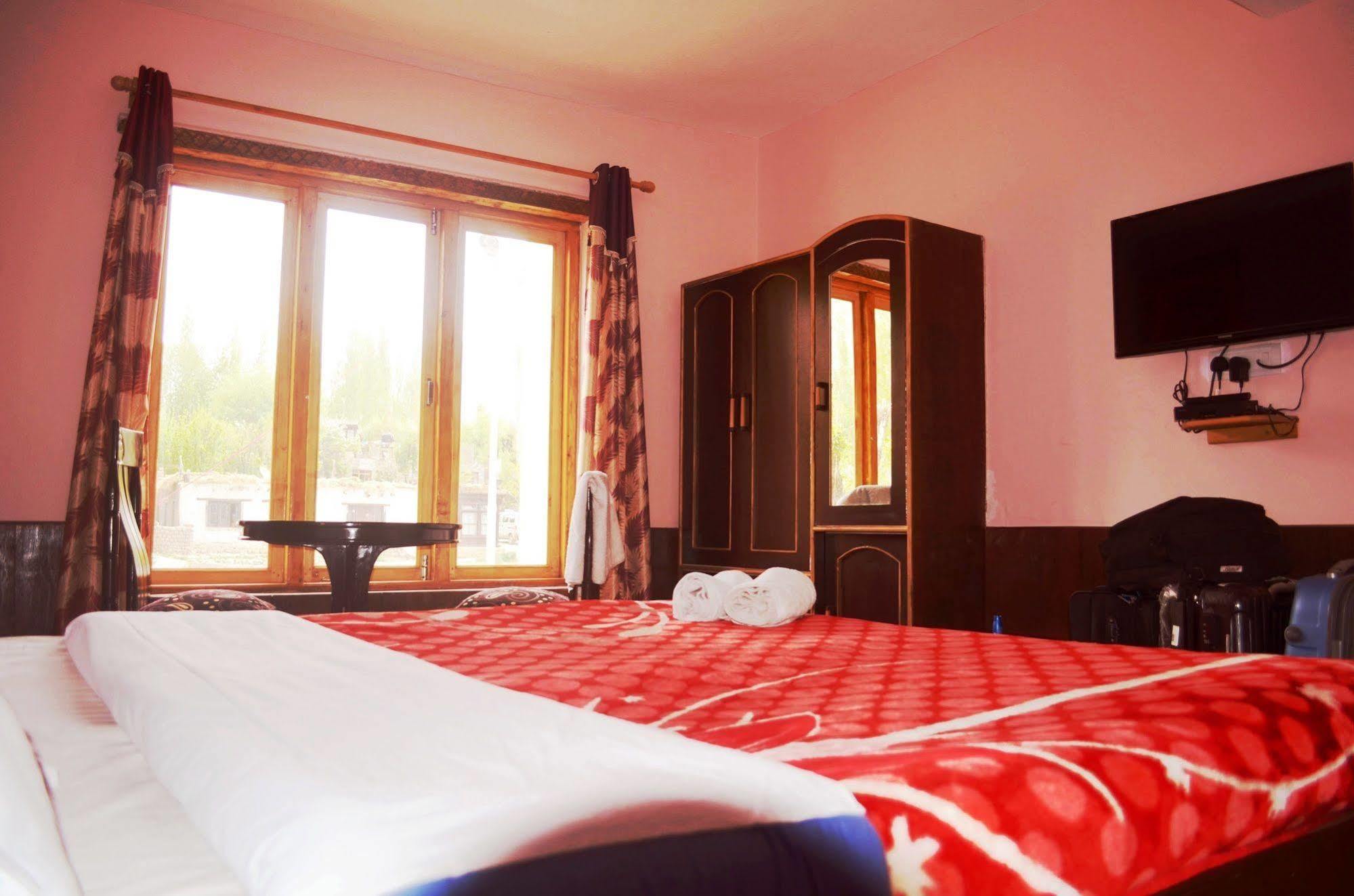 Beyond Stay - Kanika Himalayan View Leh Exterior foto